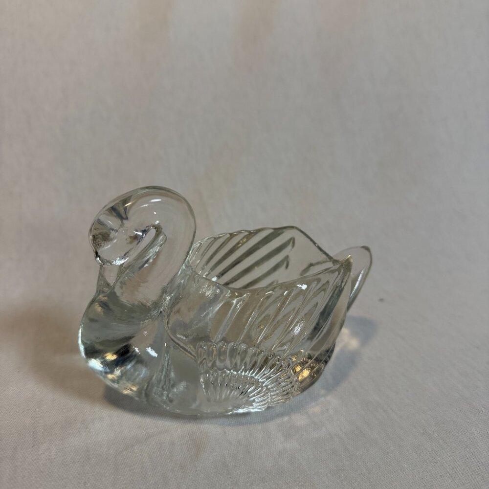 Bledermann Glass Swan Dish Vintage Made in Taiwan Clear Trinket Candy Bowl - Picture 2 of 7
